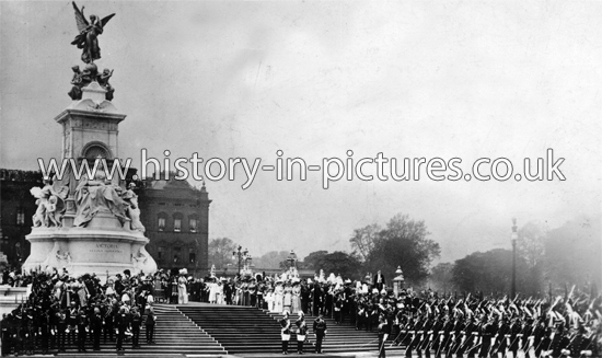 Unveiling of the Queen Victoria Memorial, London, 16th May 1911.
